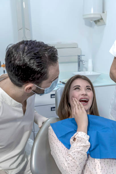 Best Emergency Dentist for Knocked-Out Tooth in Redwater, TX